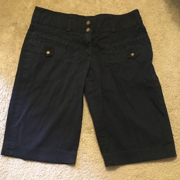 MICHAEL Michael Kors Black Bermuda Shorts - Picture 1 of 8